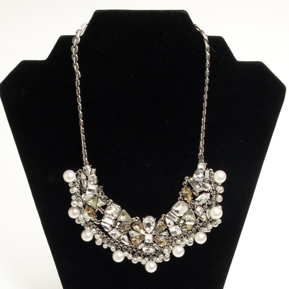 🌺 Lydell NYC Statement Bib Necklace